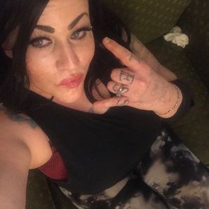 Meet your Posher, Holly